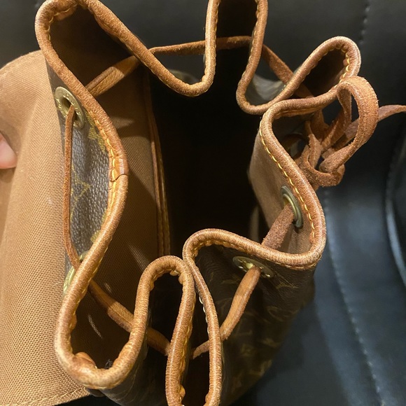 Louis Vuitton monograms Montsouris MM backpack - Picture 8 of 13